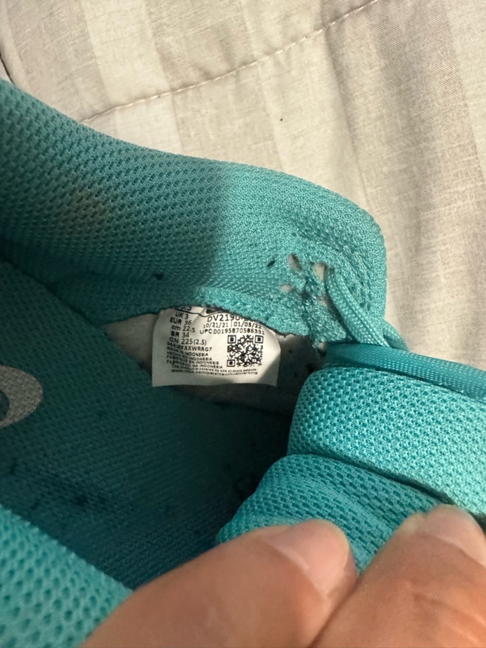 Nike Kids Teal, White and Orange Low-Top Sneakers - Picture 4 of 7
